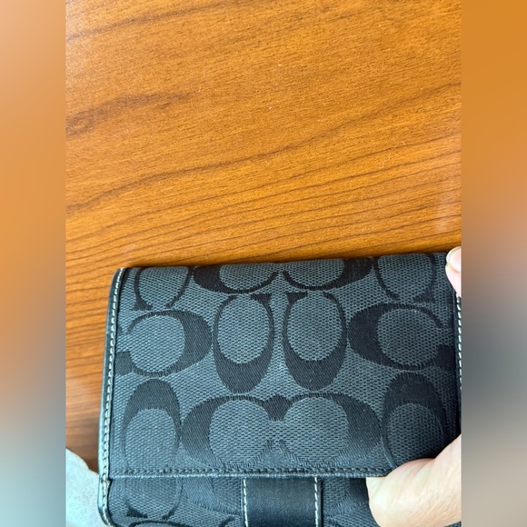 Coach Women's Black Wallet - Picture 6 of 8